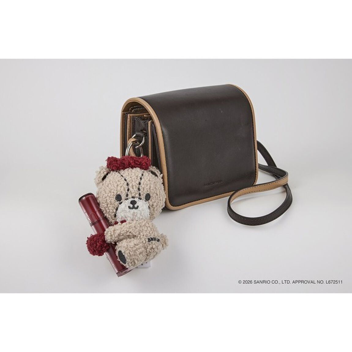 HELLO KITTY × BRILMY 抱抱脣膏毛公仔掛飾 BOOK TINY CHUM ver. SPECIAL PACKAGE(7-Eleven/7net限定)