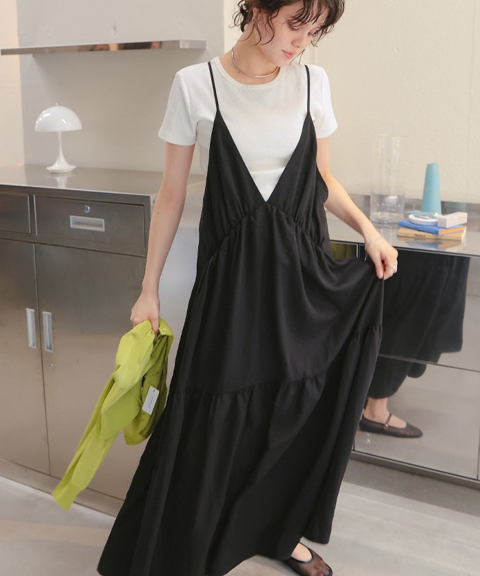 V領傘襬輪廓吊帶連身裙