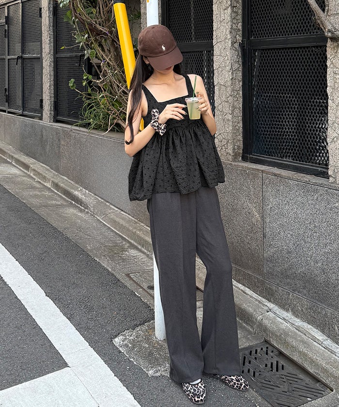 titivate 立體感荷葉襬上衣