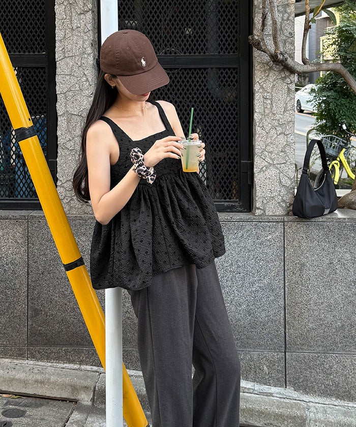 titivate 立體感荷葉襬上衣
